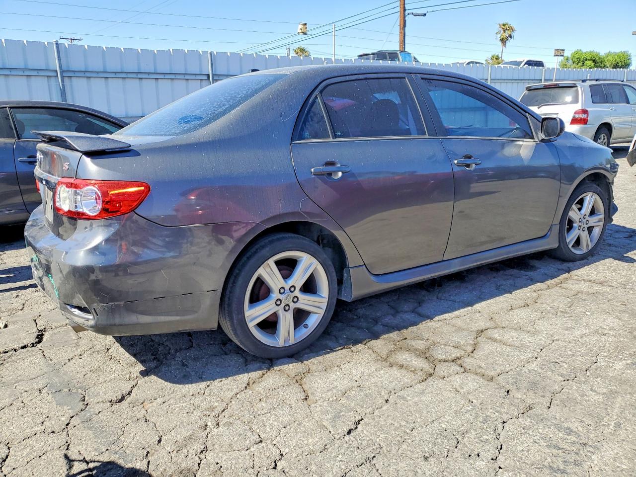 2013 TOYOTA COROLLA S photo 5