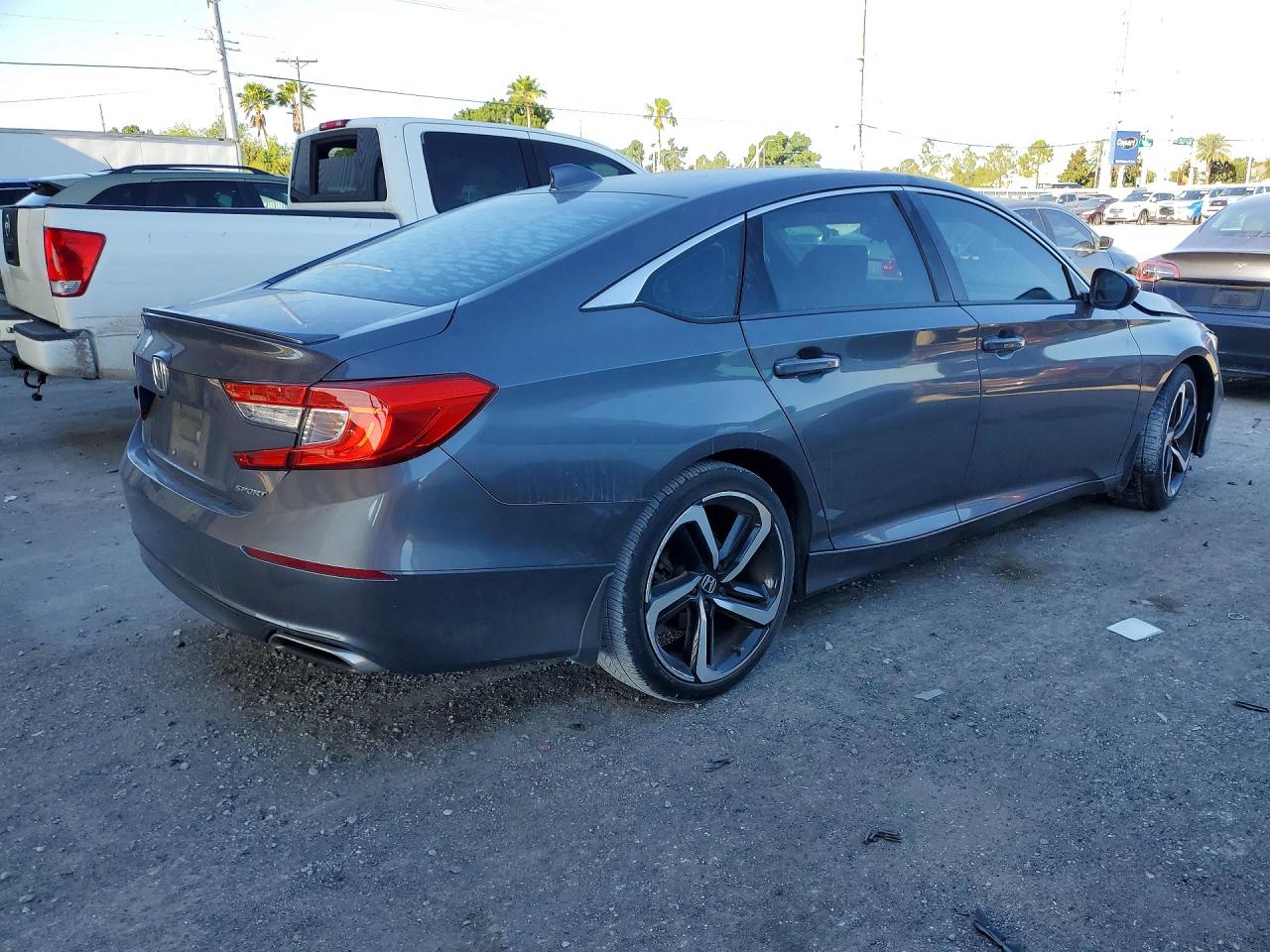 2018 HONDA ACCORD SPORT photo 3