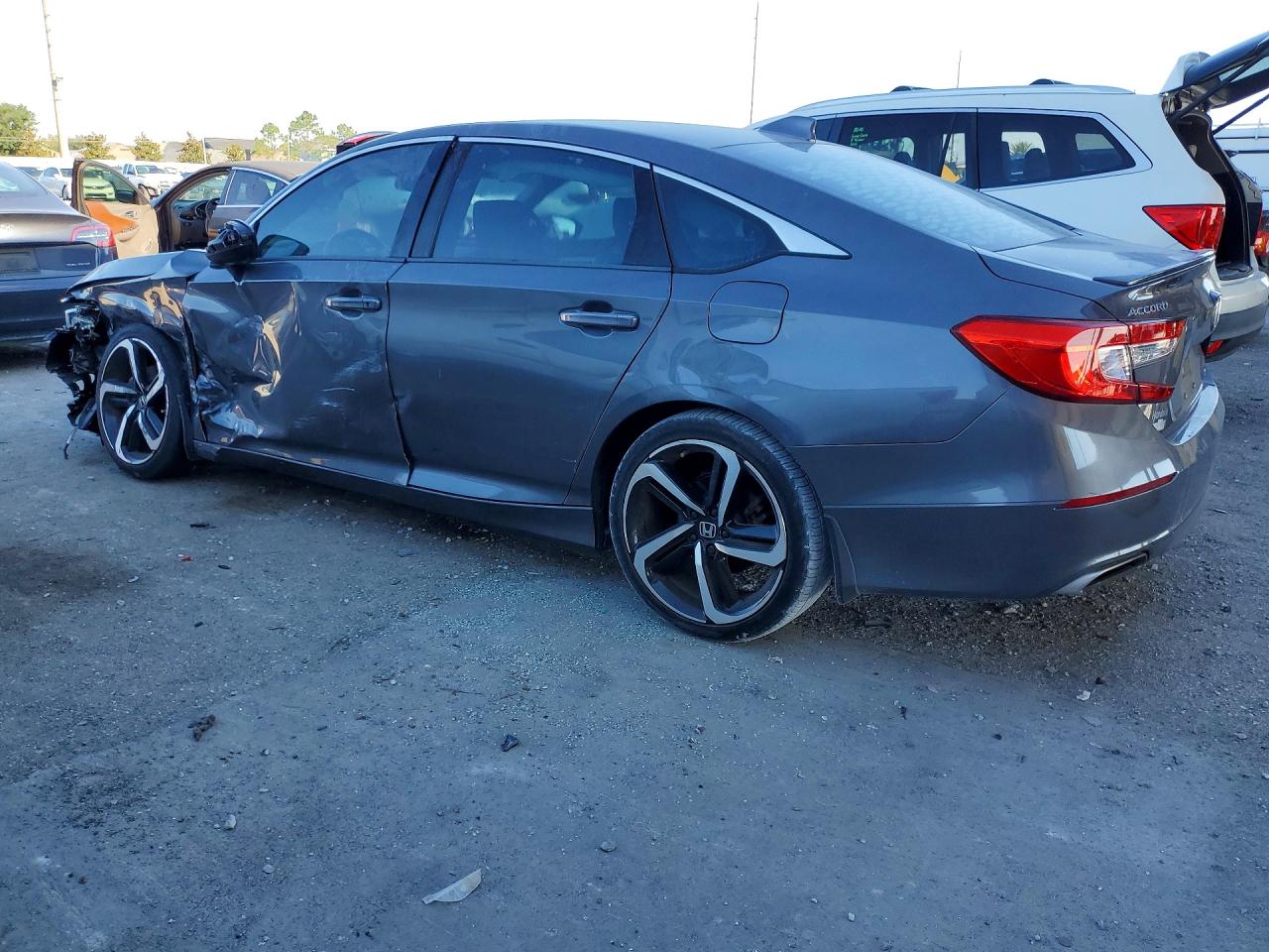 2018 HONDA ACCORD SPORT photo 2