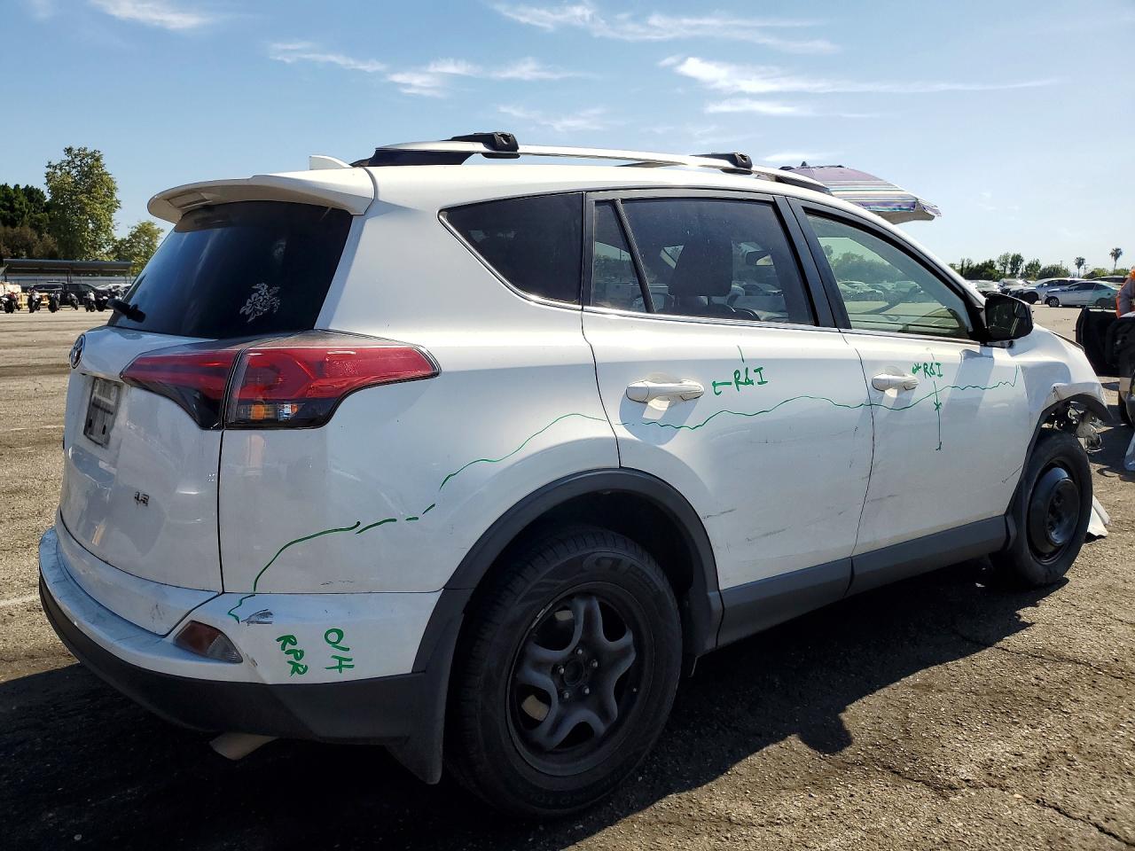 2018 TOYOTA RAV4 LE photo 7