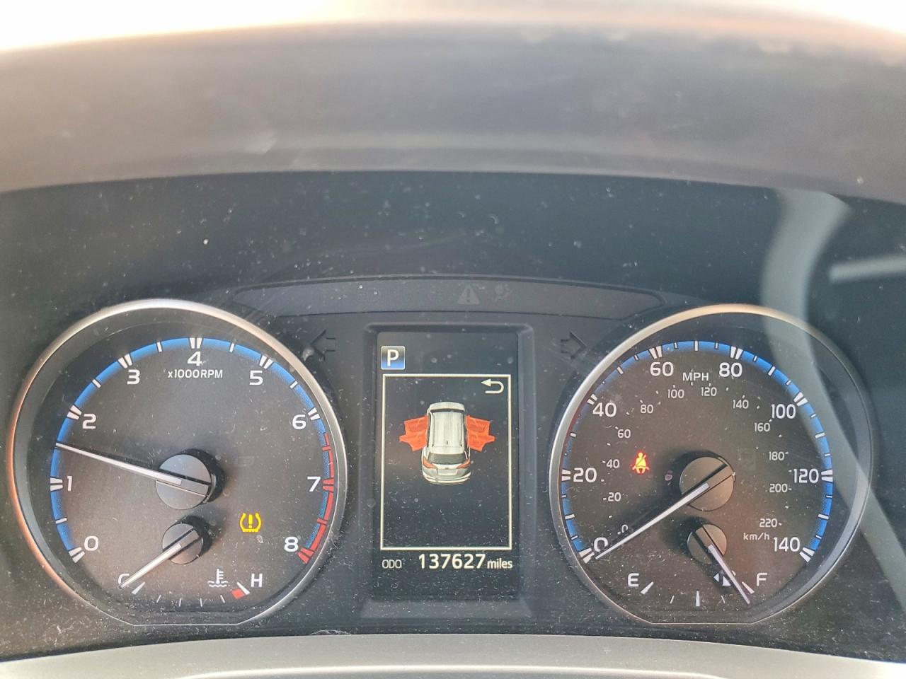 2018 TOYOTA RAV4 LE photo 25