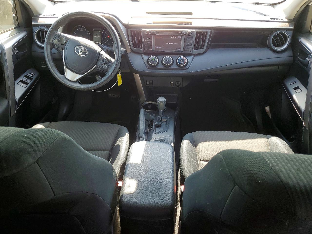 2018 TOYOTA RAV4 LE photo 22