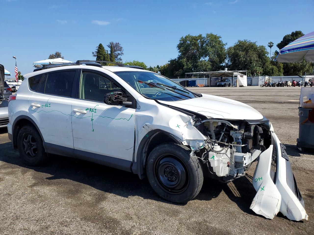 2018 TOYOTA RAV4 LE photo 10