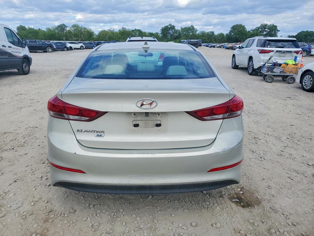 2017 HYUNDAI ELANTRA SE photo 16