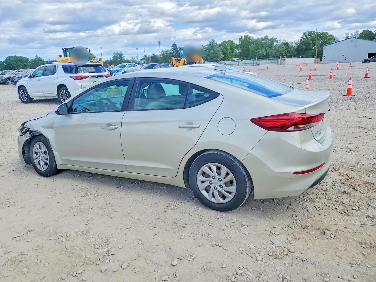 2017 HYUNDAI ELANTRA SE photo 4