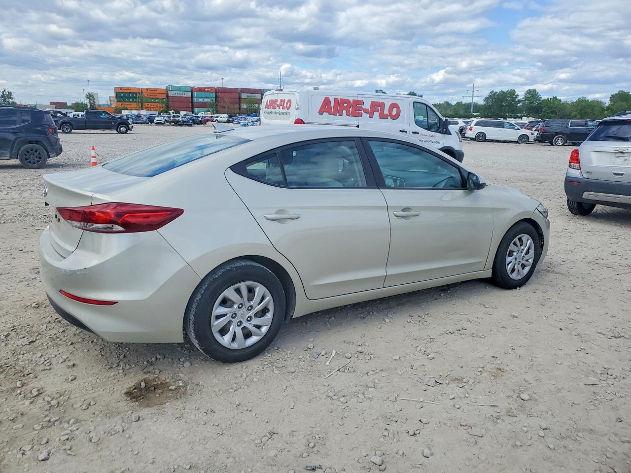 2017 HYUNDAI ELANTRA SE photo 7
