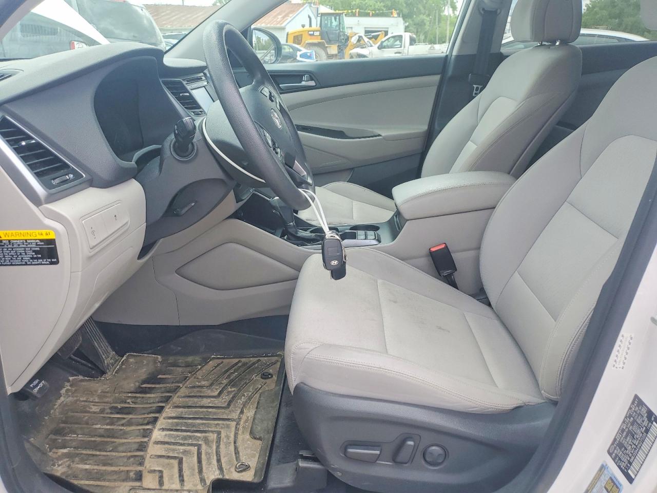 2017 HYUNDAI TUCSON SE photo 13
