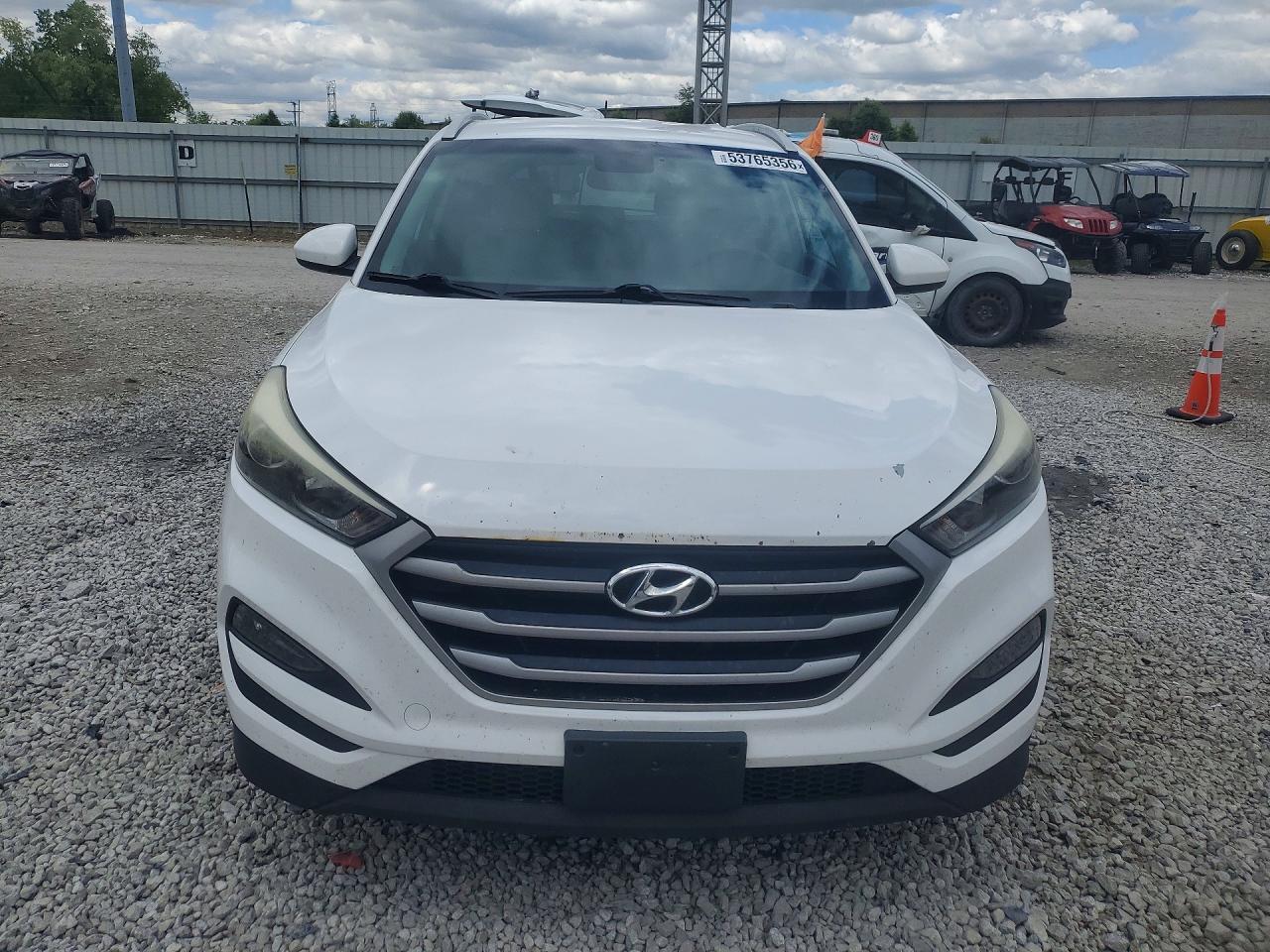 2017 HYUNDAI TUCSON SE photo 9