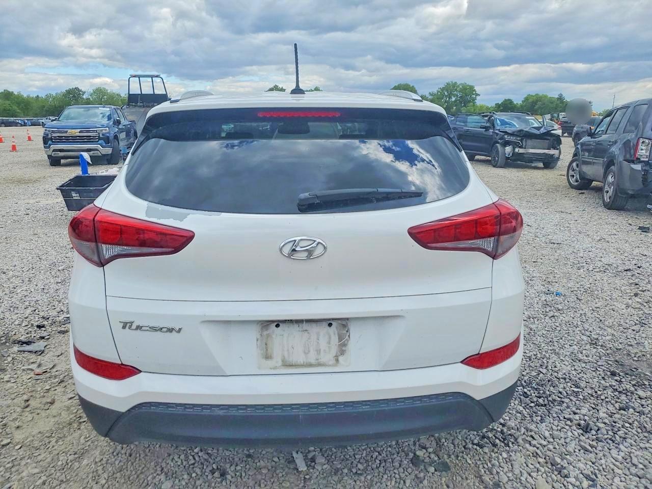 2017 HYUNDAI TUCSON SE photo 11