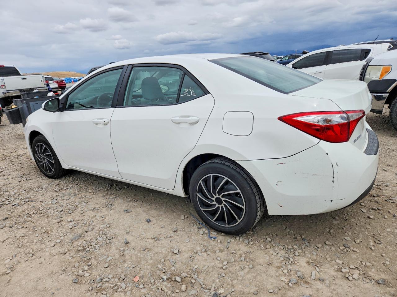 2016 TOYOTA COROLLA LE photo 4