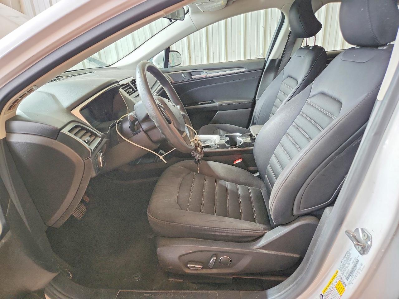 2015 FORD FUSION SE photo 13