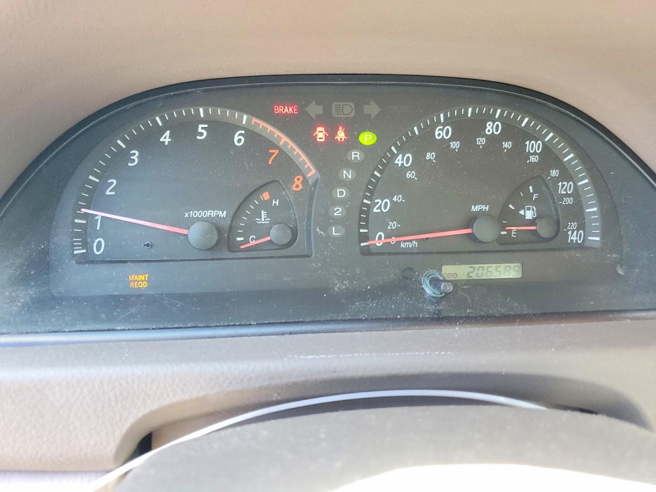 2004 TOYOTA CAMRY LE photo 9