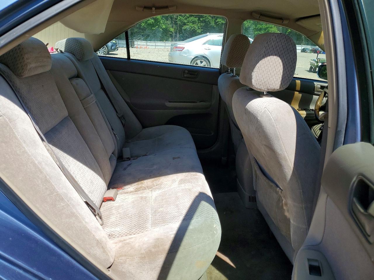 2004 TOYOTA CAMRY LE photo 10