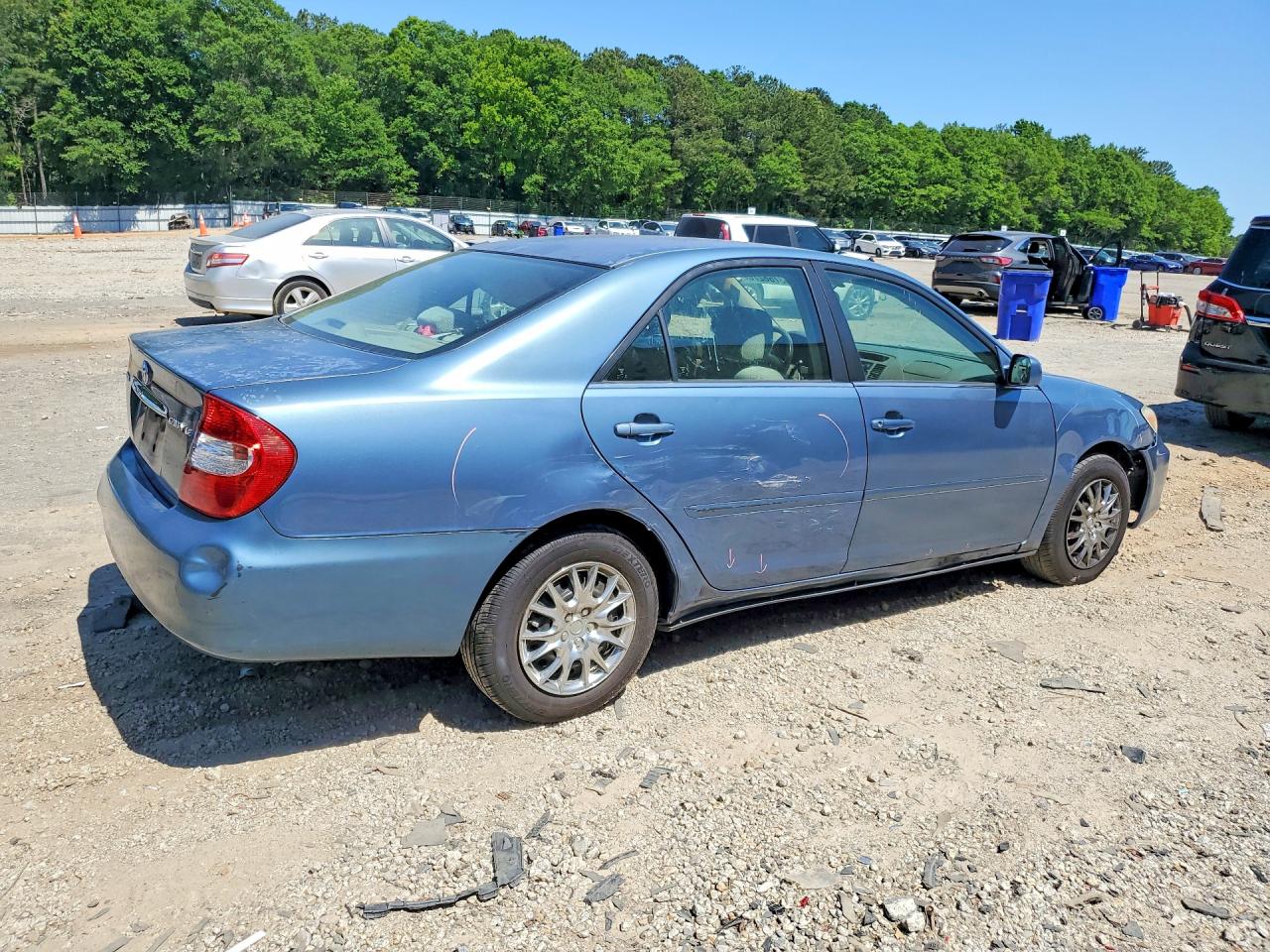 2004 TOYOTA CAMRY LE photo 3