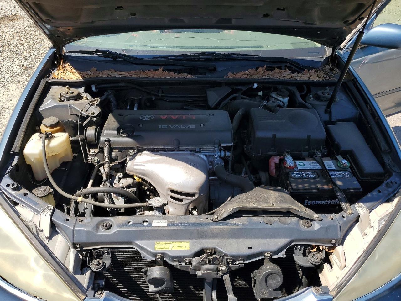 2004 TOYOTA CAMRY LE photo 11