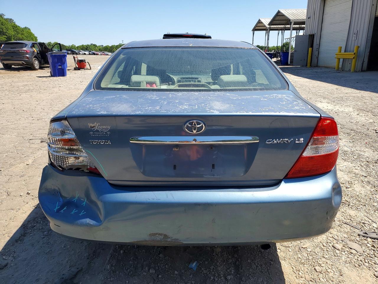 2004 TOYOTA CAMRY LE photo 6
