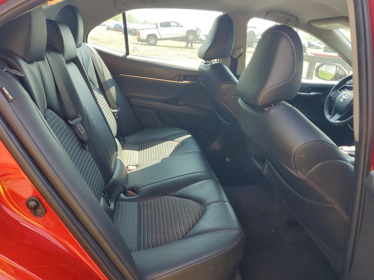 2021 TOYOTA CAMRY SE photo 19