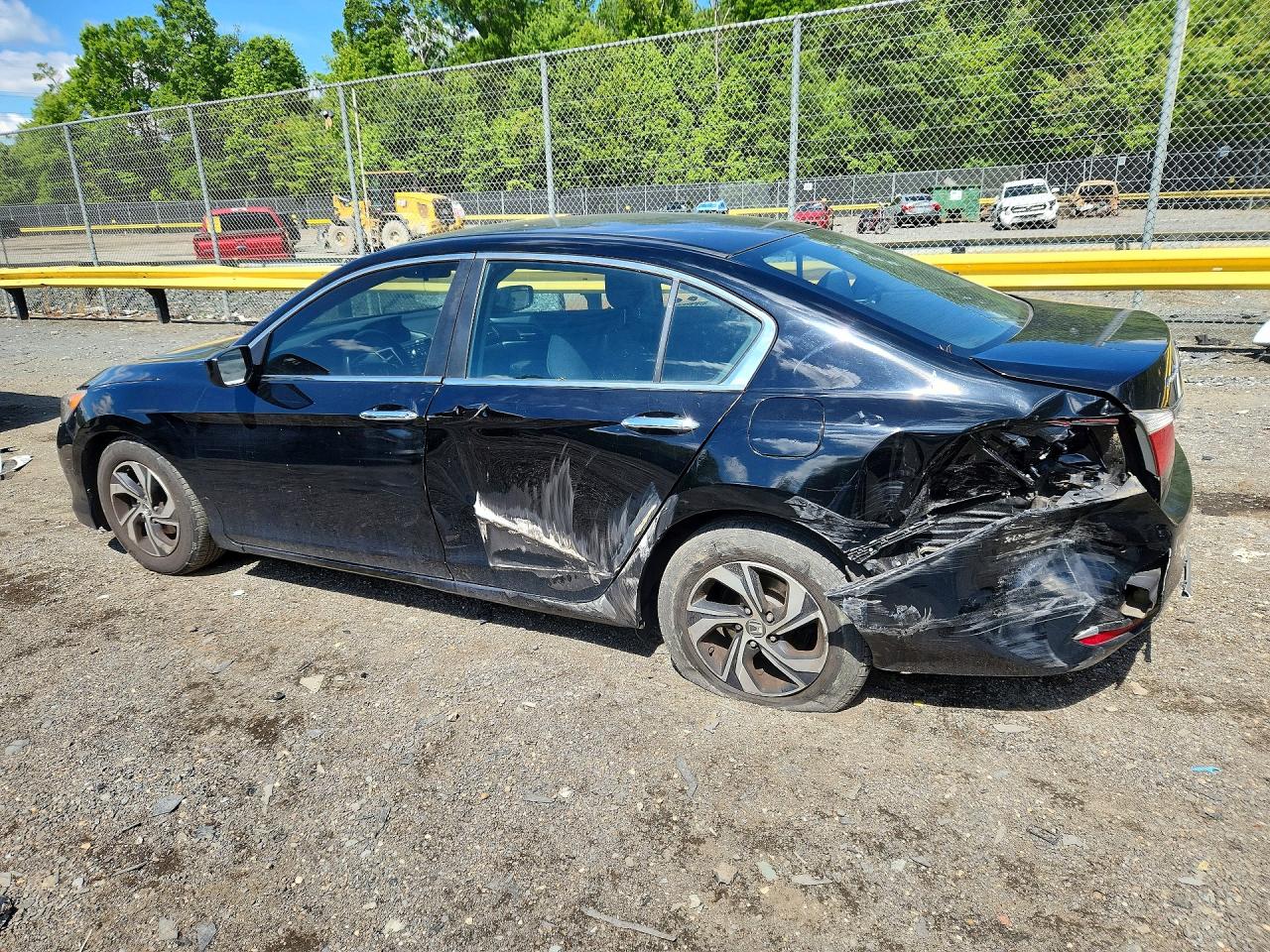 2017 HONDA ACCORD LX photo 3