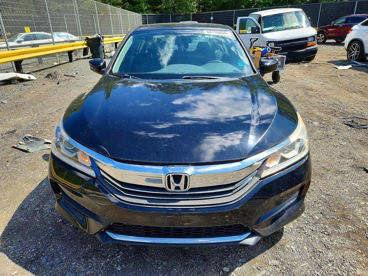 2017 HONDA ACCORD LX photo 9