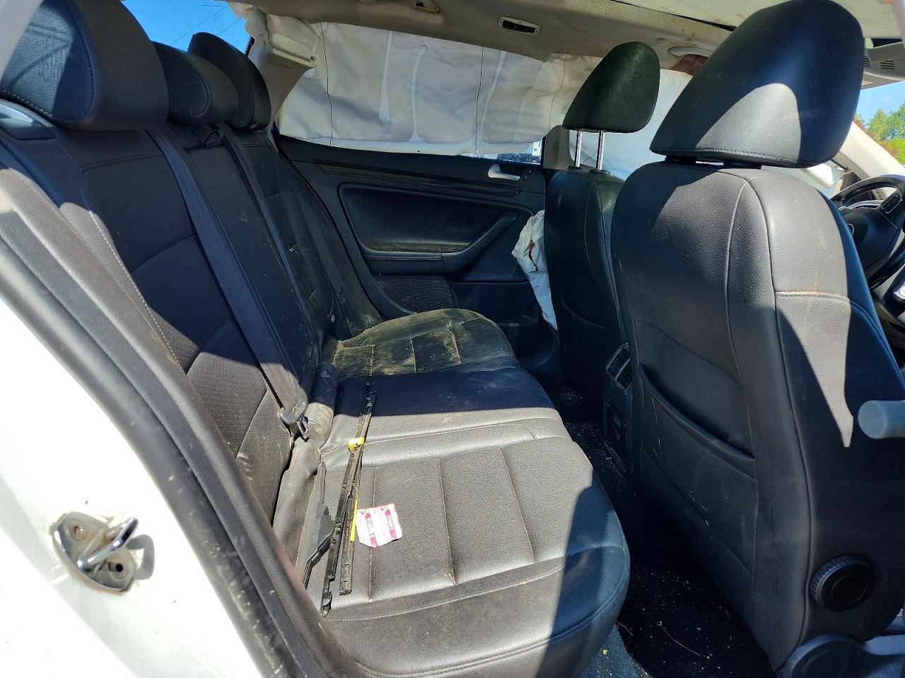 2014 VOLKSWAGEN JETTA TDI photo 19
