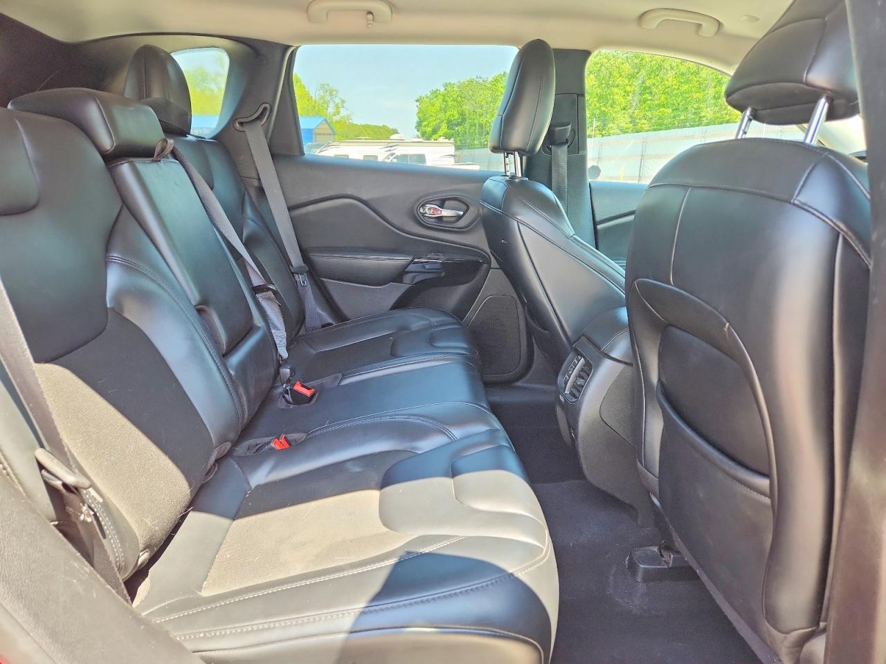 2021 JEEP CHEROKEE LATITUDE PLUS photo 11