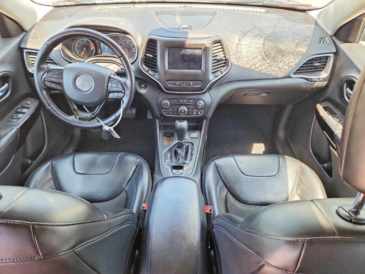 2021 JEEP CHEROKEE LATITUDE PLUS photo 8