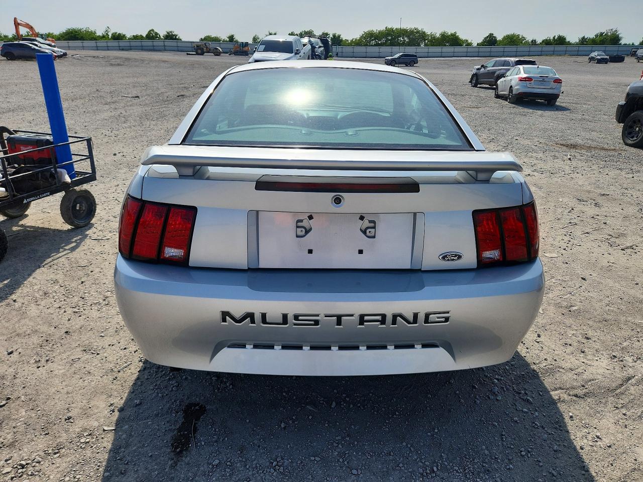 2001 FORD MUSTANG photo 11