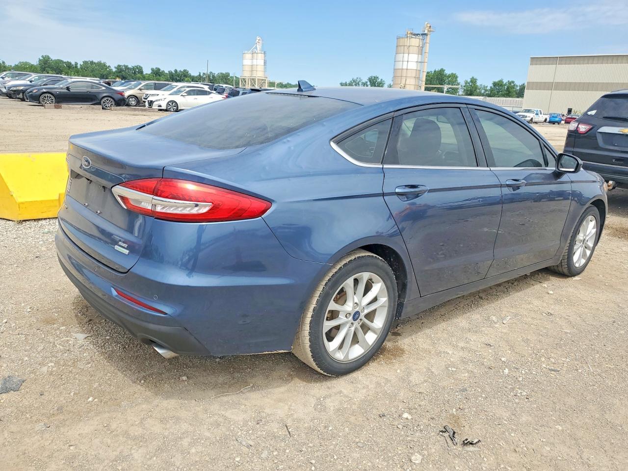 2019 FORD FUSION SE photo 7