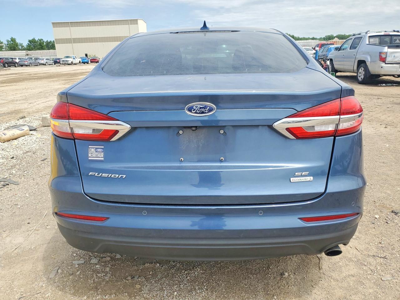 2019 FORD FUSION SE photo 16