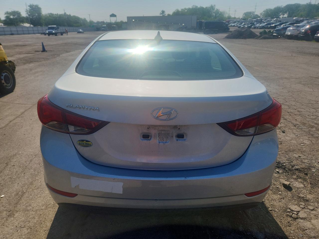 2015 HYUNDAI ELANTRA SE photo 11