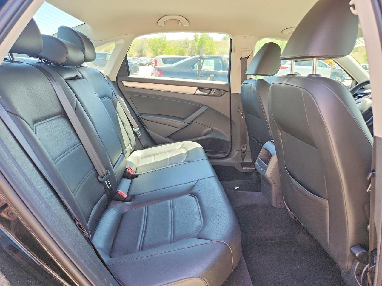 2012 VOLKSWAGEN PASSAT photo 10