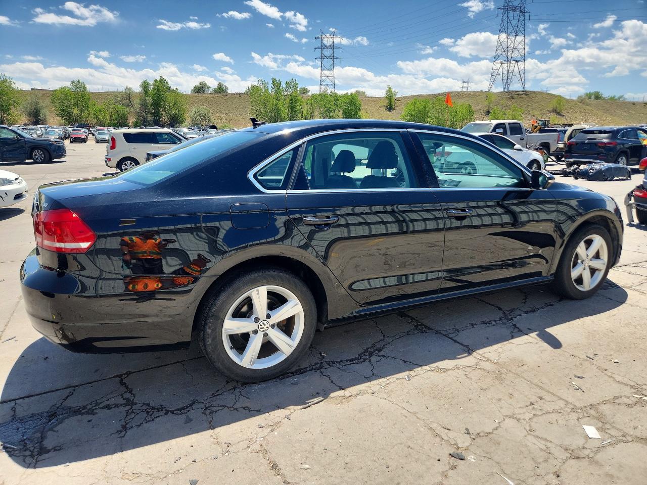 2012 VOLKSWAGEN PASSAT photo 3