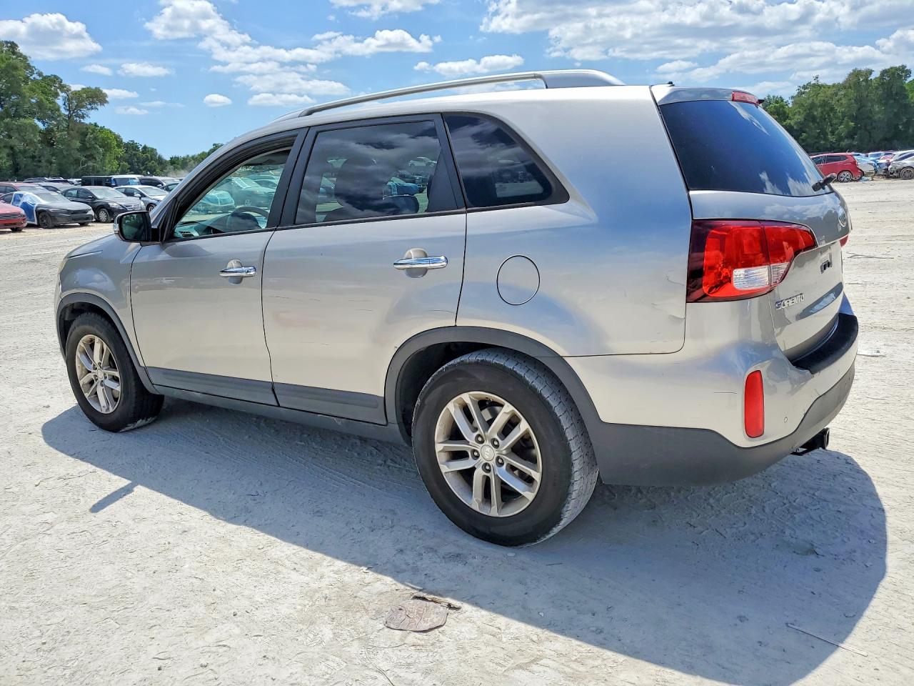 2014 KIA SORENTO LX photo 4