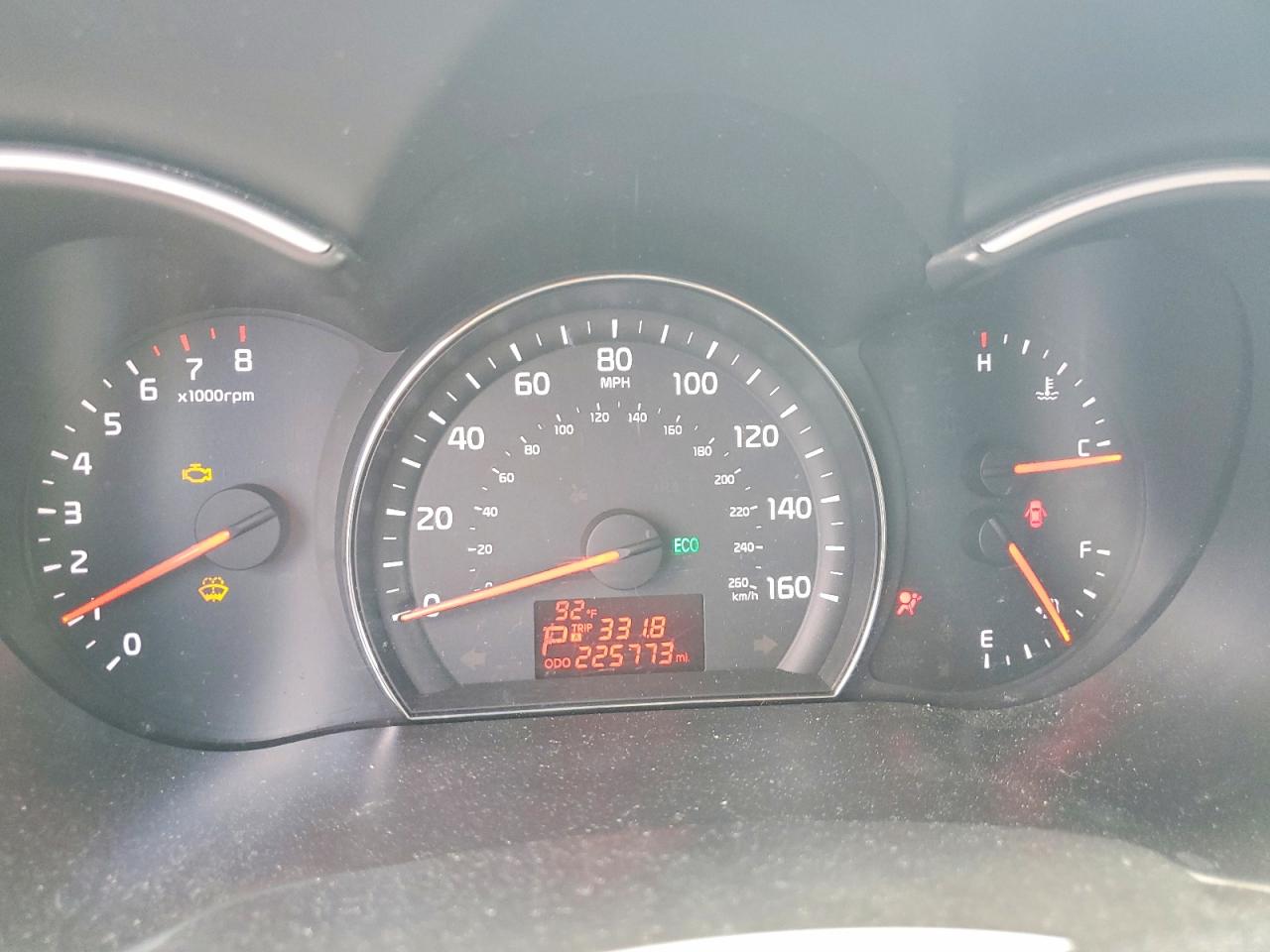 2014 KIA SORENTO LX photo 25