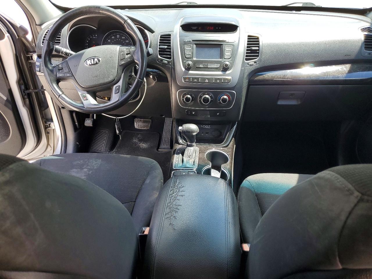 2014 KIA SORENTO LX photo 22