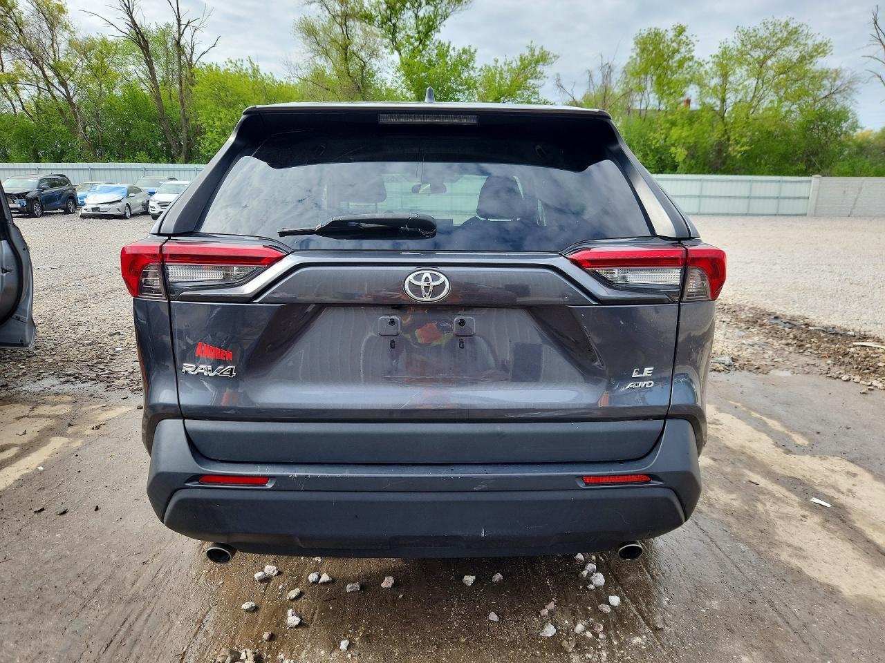 2019 TOYOTA RAV4 LE photo 16