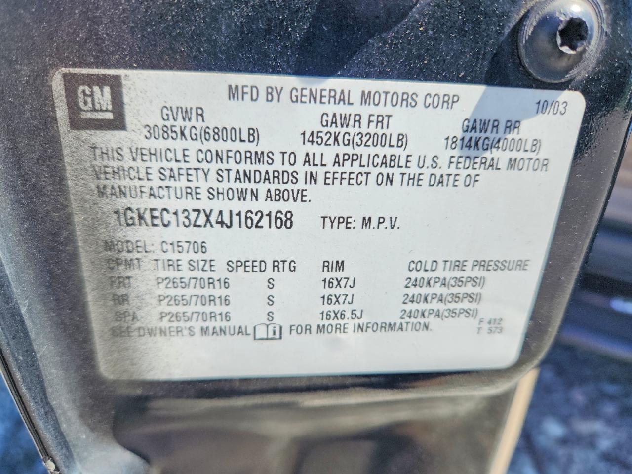 2004 GMC YUKON photo 13