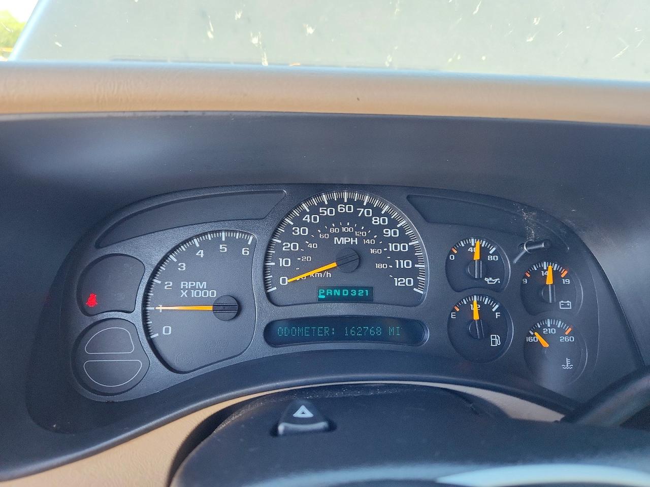 2004 GMC YUKON photo 9