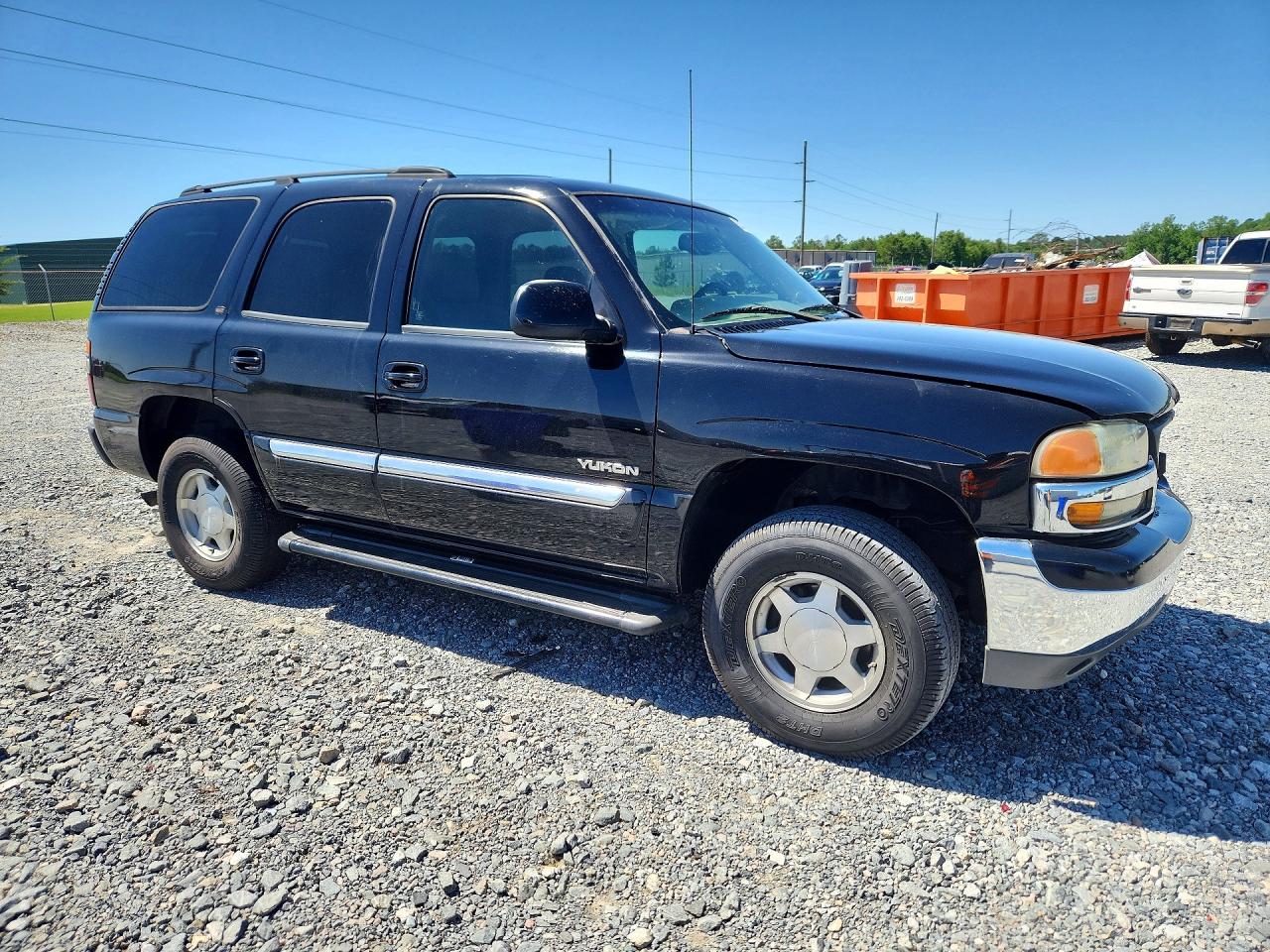 2004 GMC YUKON photo 4