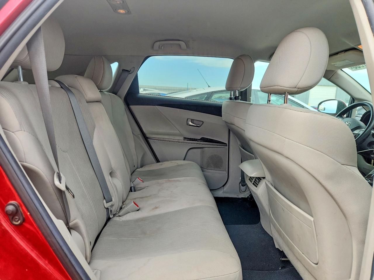 2012 TOYOTA VENZA LE photo 19