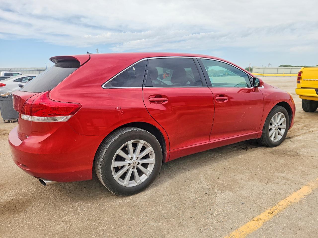 2012 TOYOTA VENZA LE photo 5