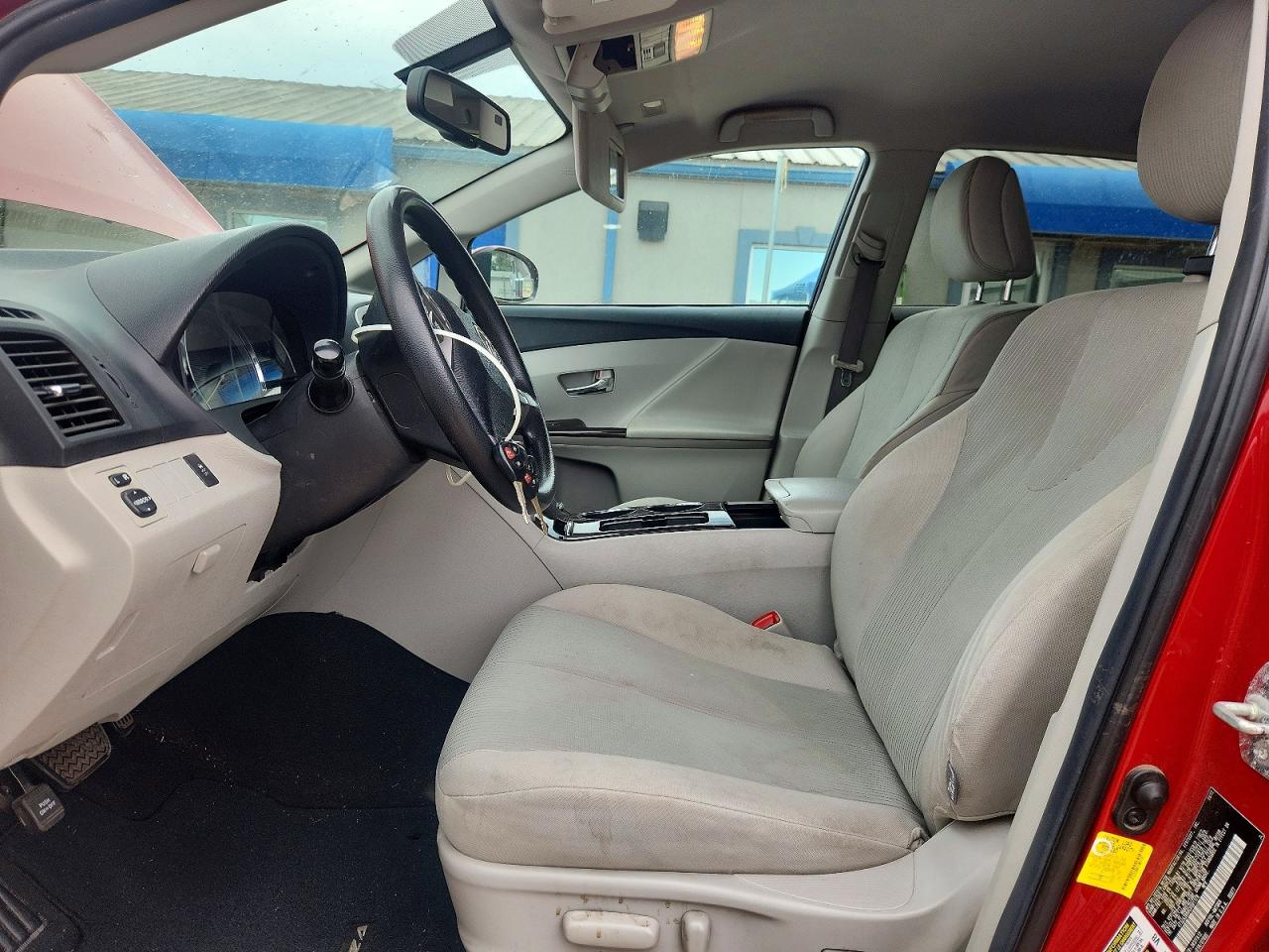 2012 TOYOTA VENZA LE photo 13