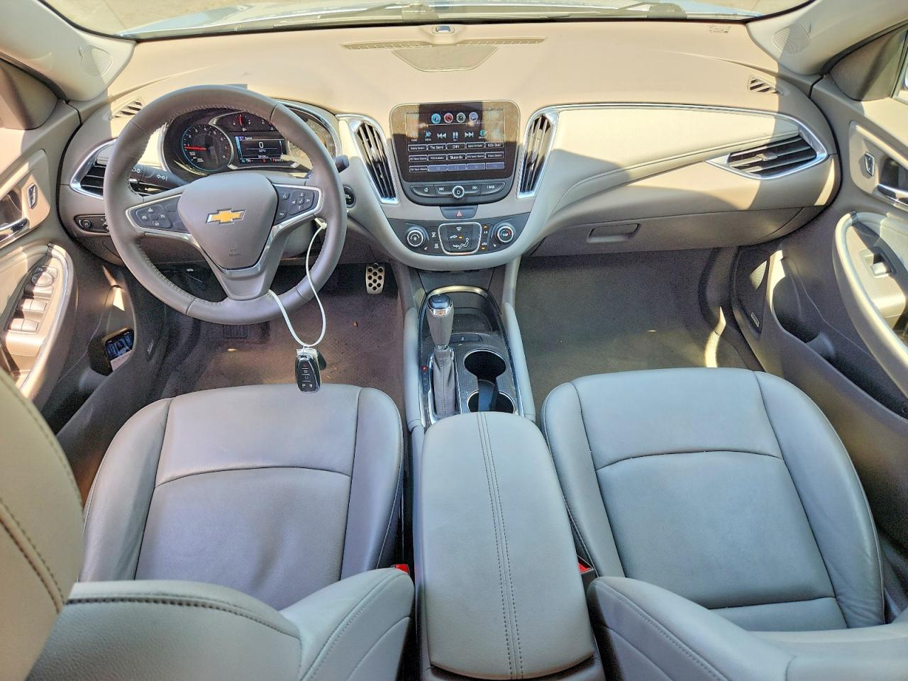 2017 CHEVROLET MALIBU LT photo 8