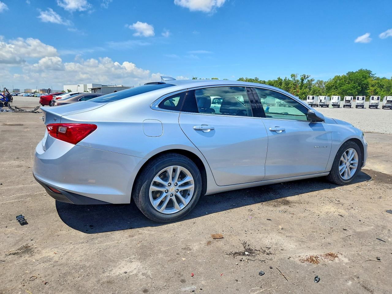2017 CHEVROLET MALIBU LT photo 3