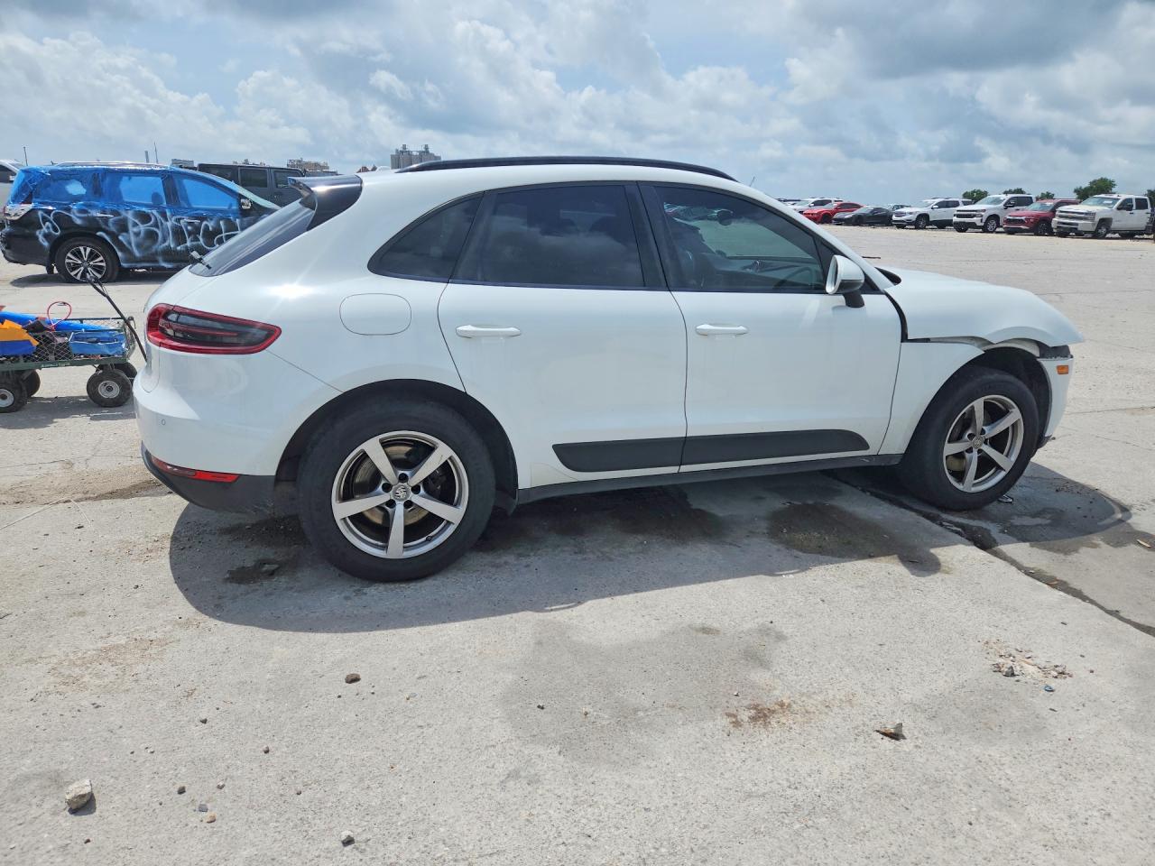 2017 PORSCHE MACAN photo 7