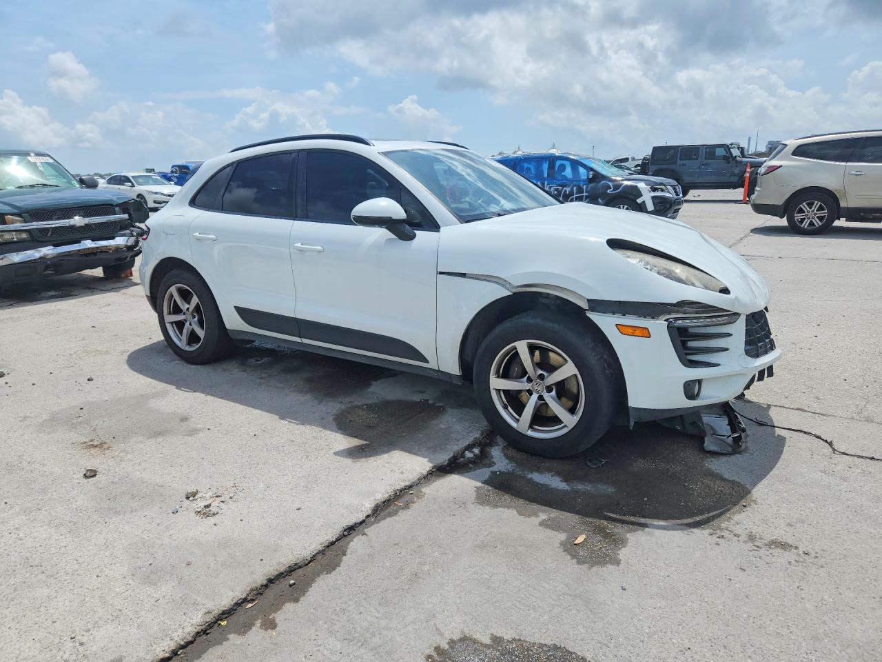 2017 PORSCHE MACAN photo 10