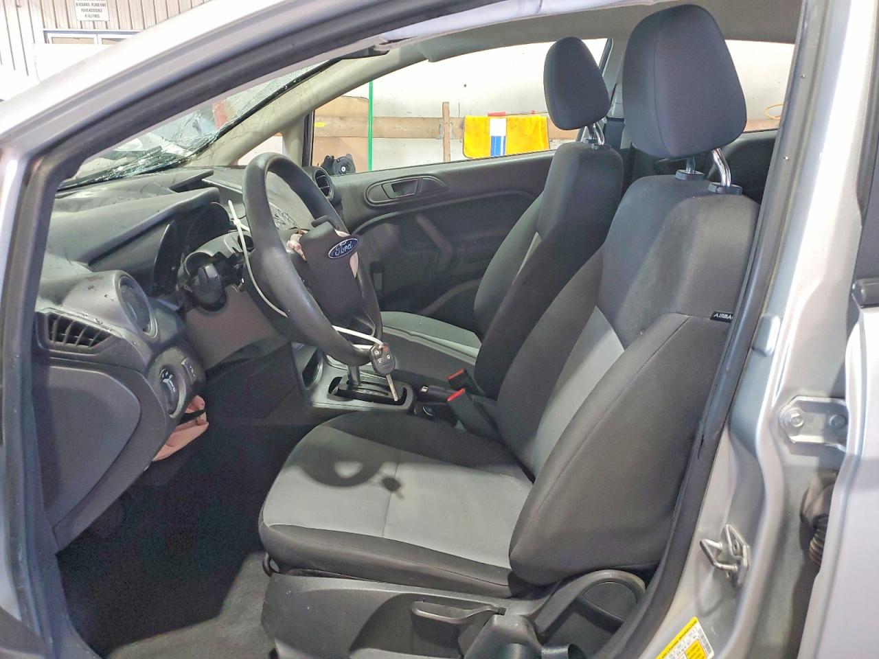 2016 FORD FIESTA S photo 13