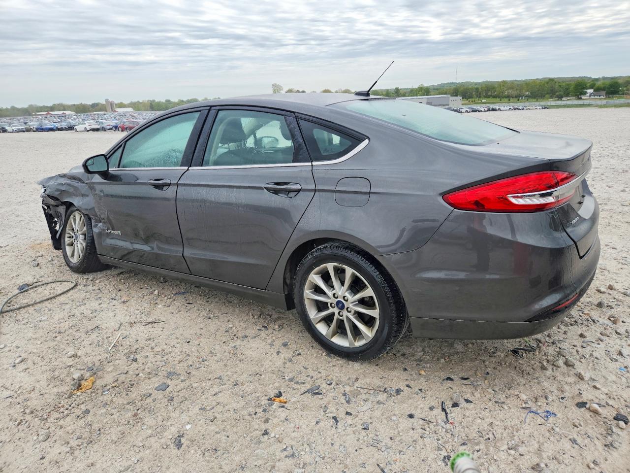 2017 FORD FUSION SE HYBRID photo 2
