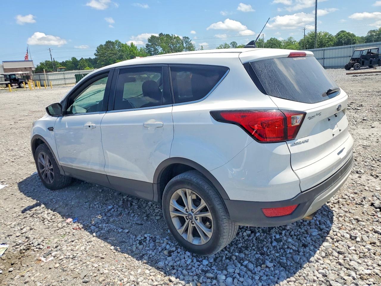2019 FORD ESCAPE SE photo 3