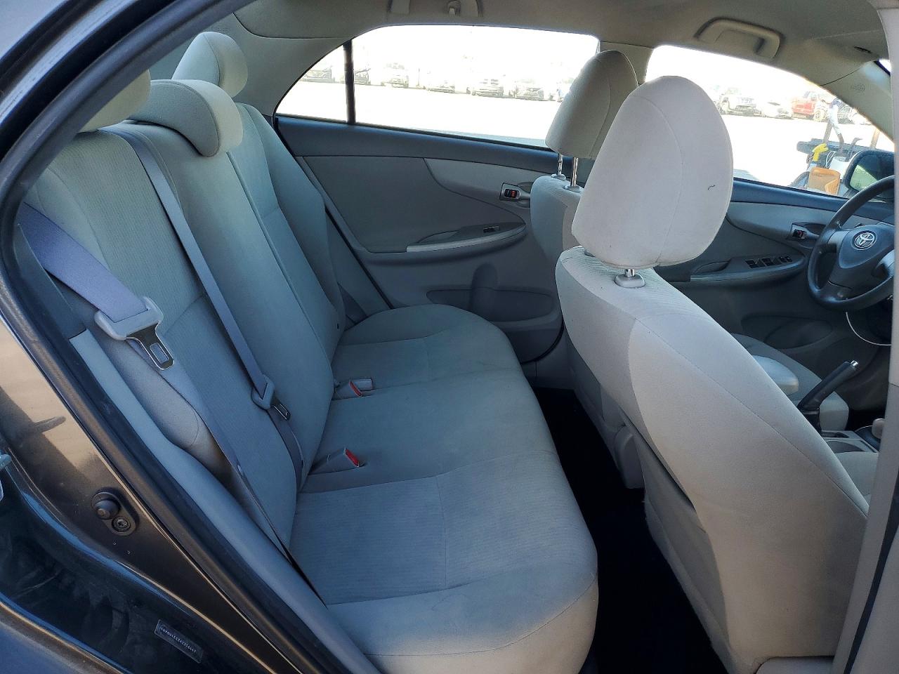 2010 TOYOTA COROLLA LE photo 19